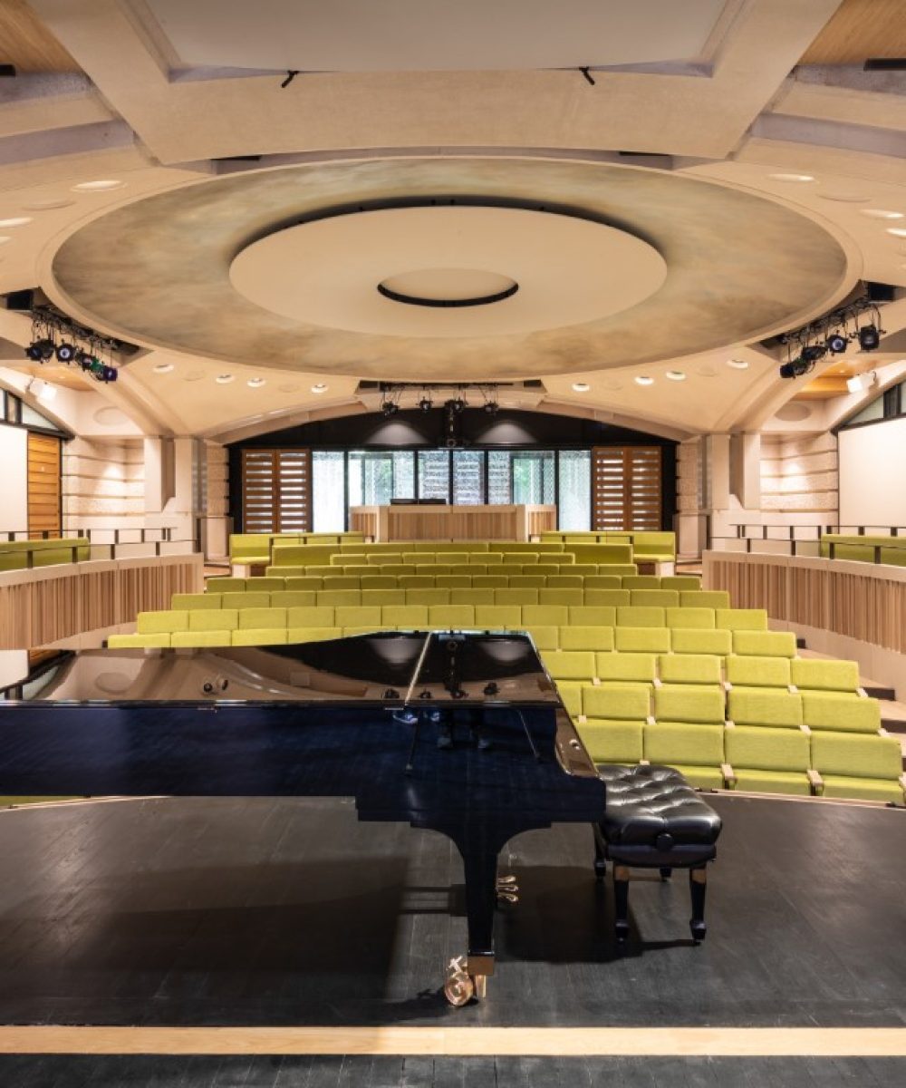 3258_Garden_Quad_Auditorium_N8 - Swan by Race Furniture