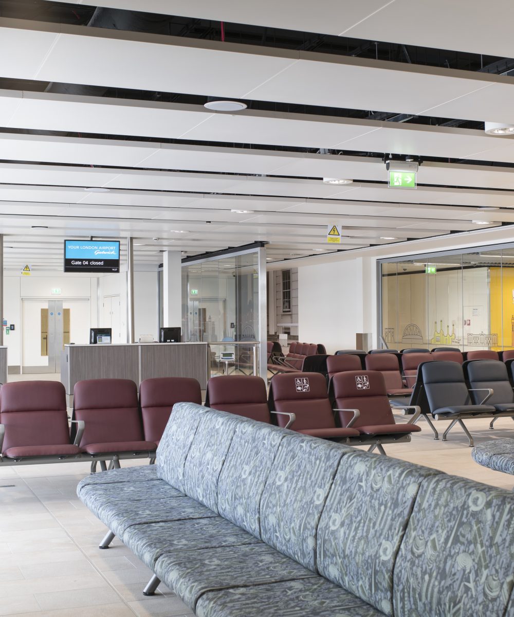 Airport Race Installation Pier 1 gate room (15)