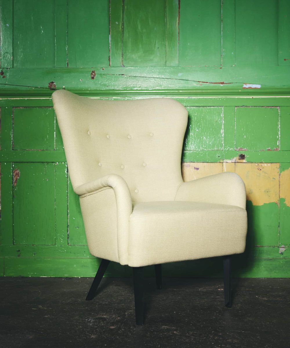 DA-race-furniture-ernest-race-2